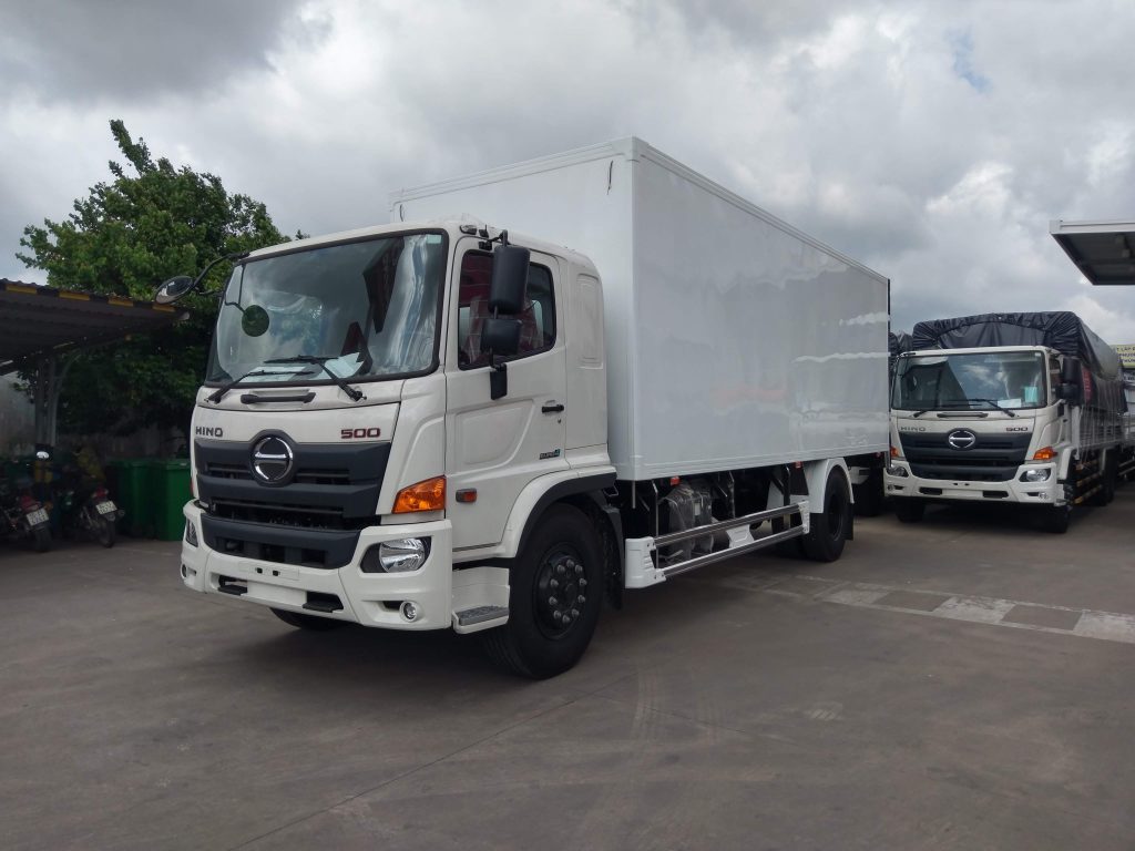 xe hino 8 tan thung kin composite